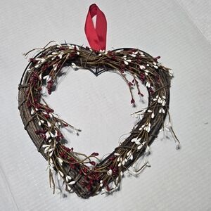 Heart-Shaped Holiday Wreath with Red and White Pip Berry Accents, wall door, 12"
